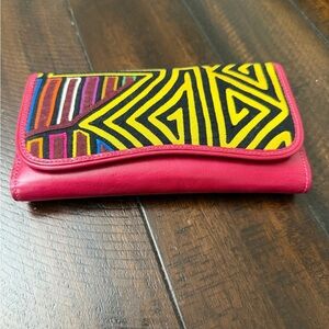 Geometric Pattern Women's Clutch with Pink Trim
